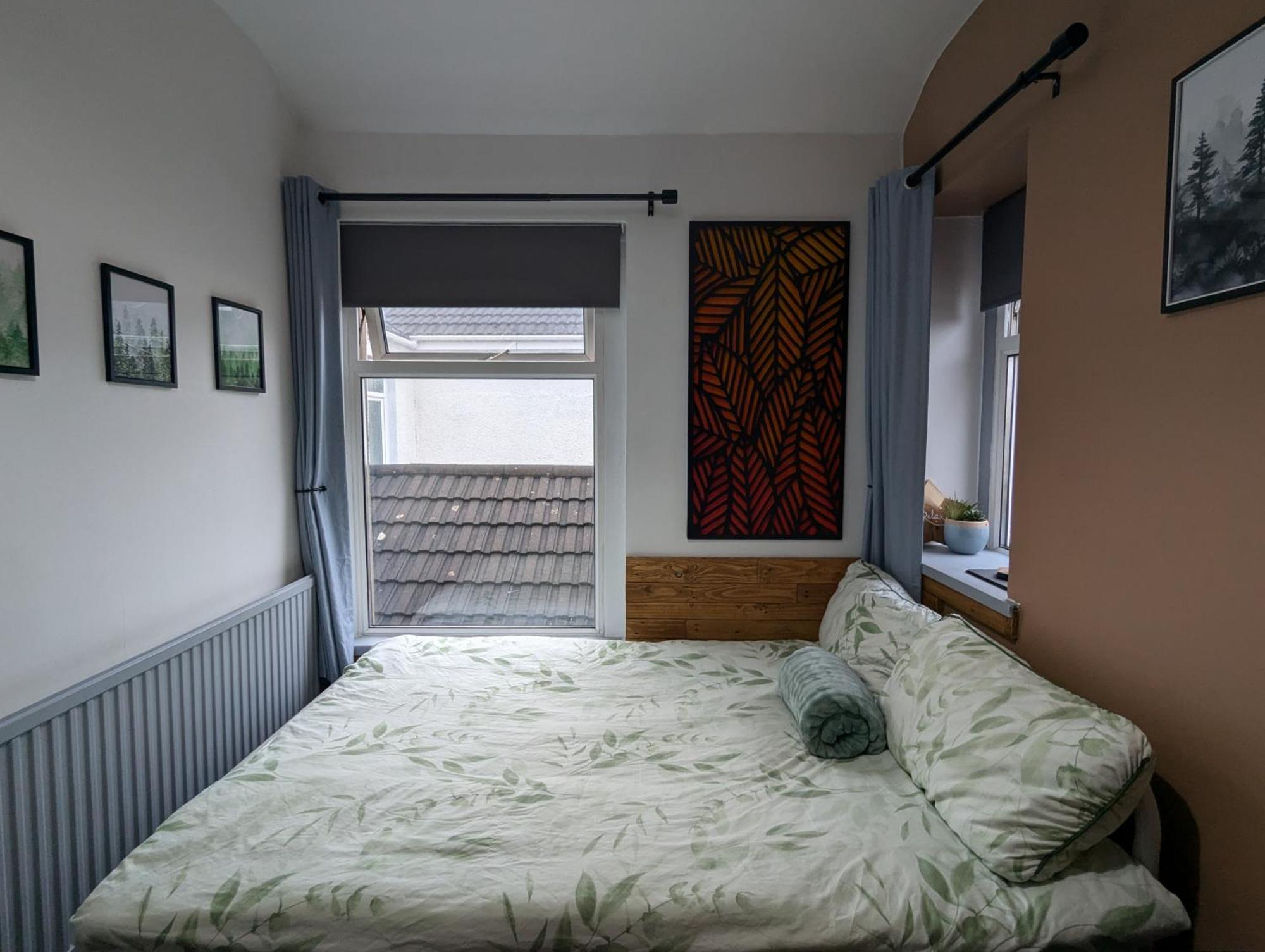 R3 - Cozy Small Double - City & Beach Access, Wifi, Free Parking - Self Catering Свонсі Екстер'єр фото