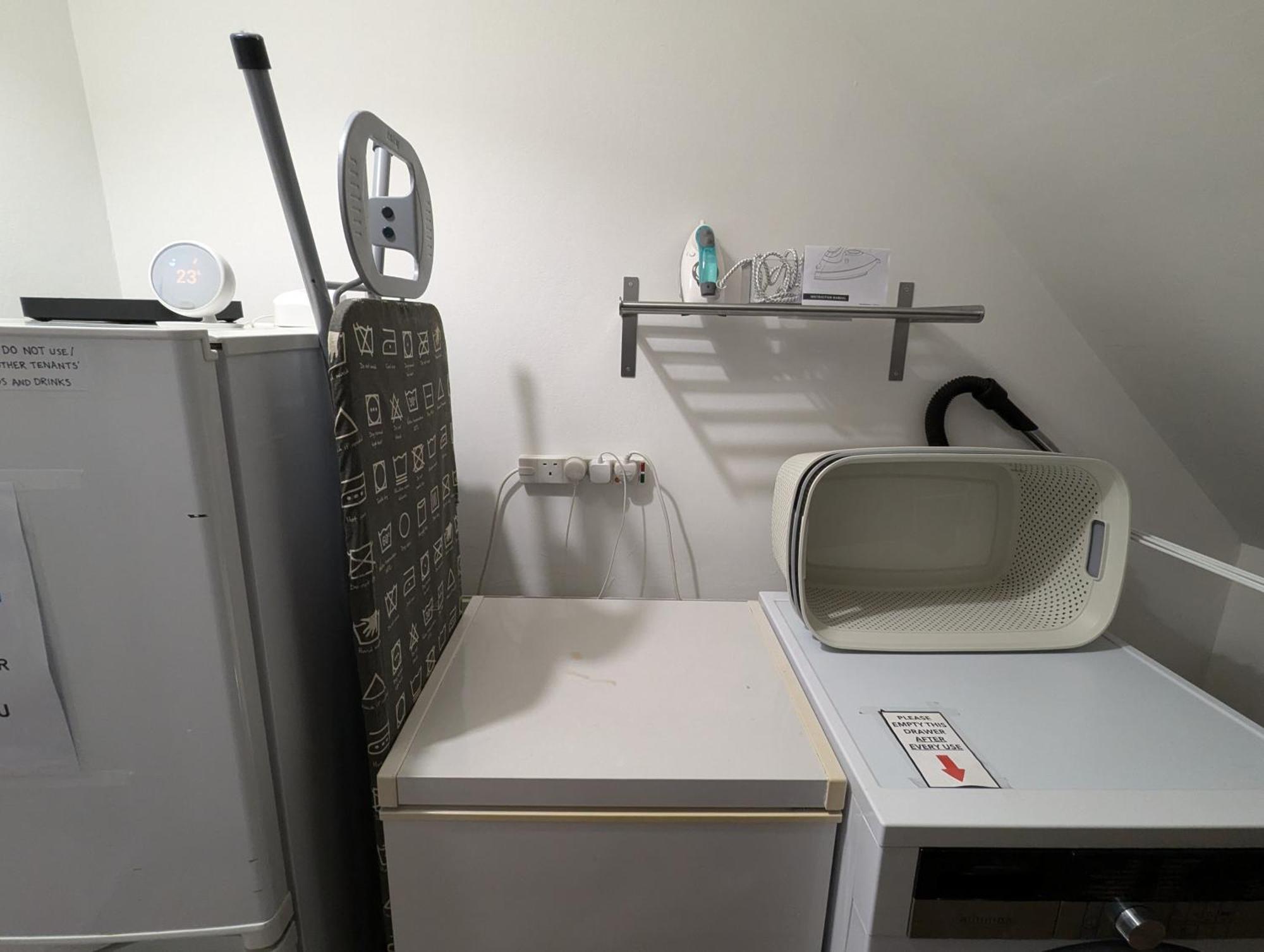 R3 - Cozy Small Double - City & Beach Access, Wifi, Free Parking - Self Catering Свонсі Екстер'єр фото
